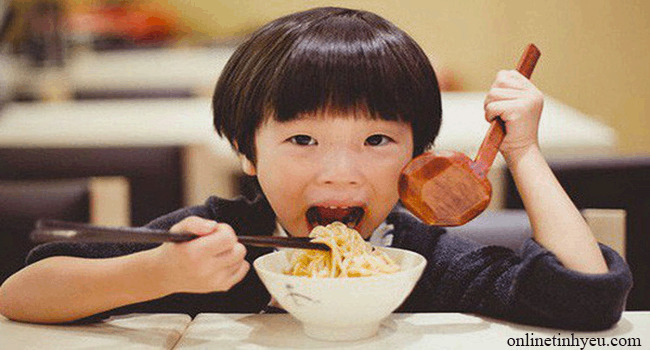 Bài học từ hai tô mì